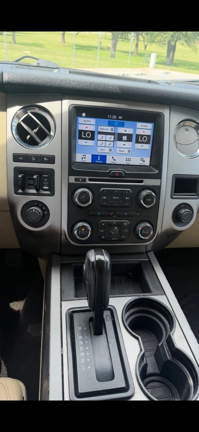 Ford Expedition XLT 4WD 2016