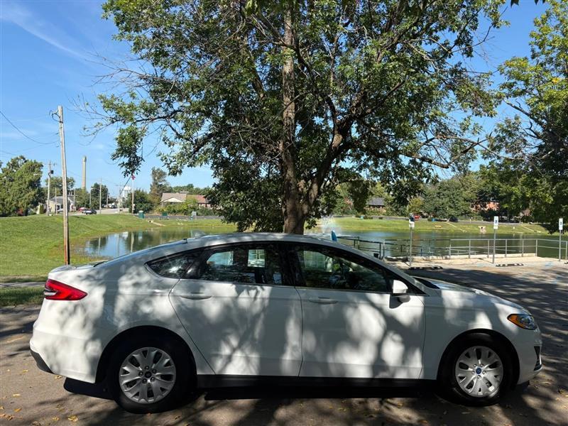 Ford Fusion S 2020