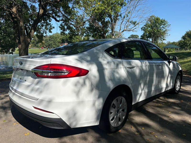 Ford Fusion S 2020