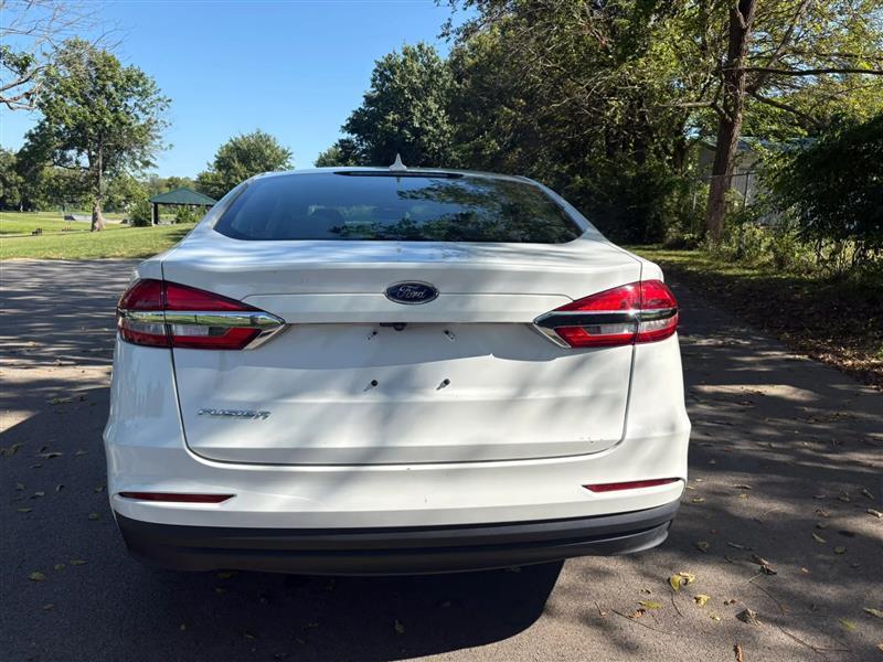 Ford Fusion S 2020