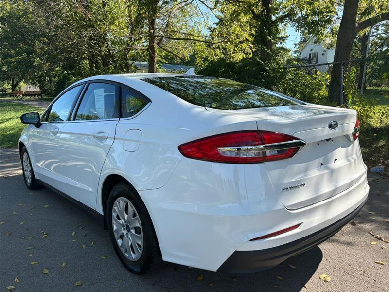 Ford Fusion S 2020