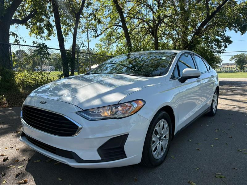 Ford Fusion S 2020