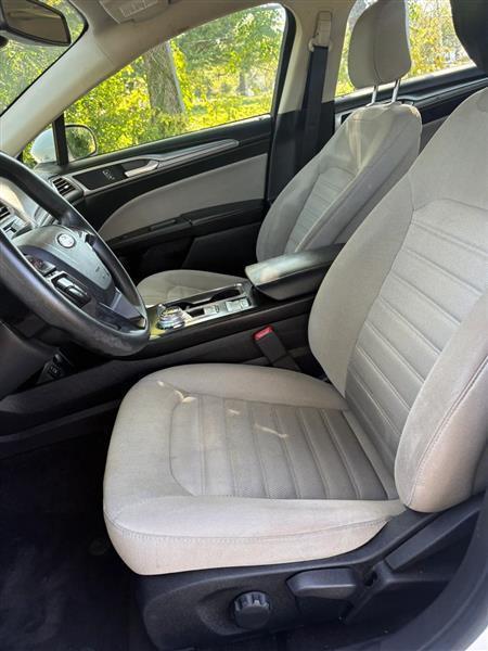 Ford Fusion S 2020