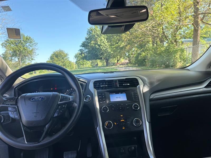 Ford Fusion S 2020