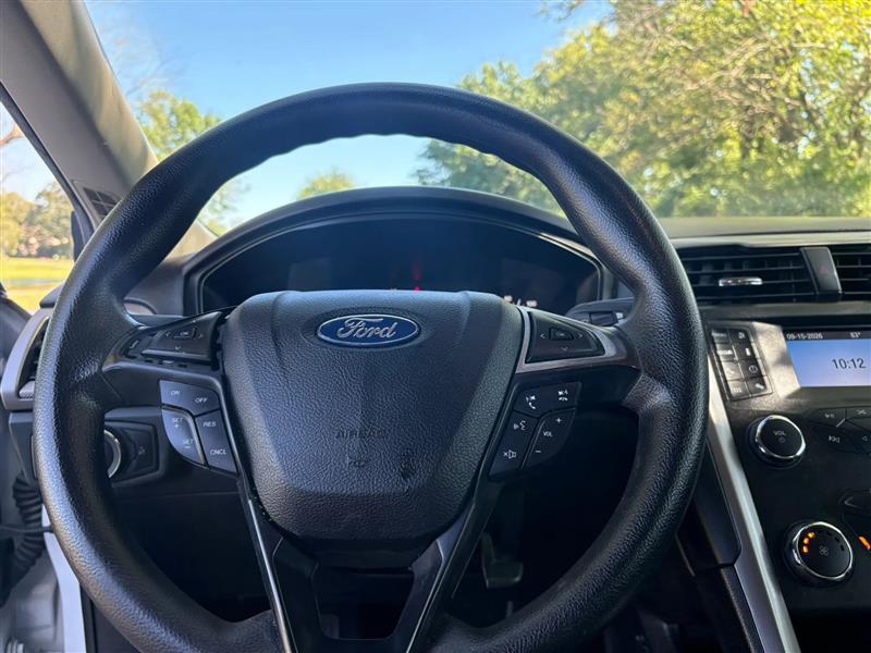 Ford Fusion S 2020