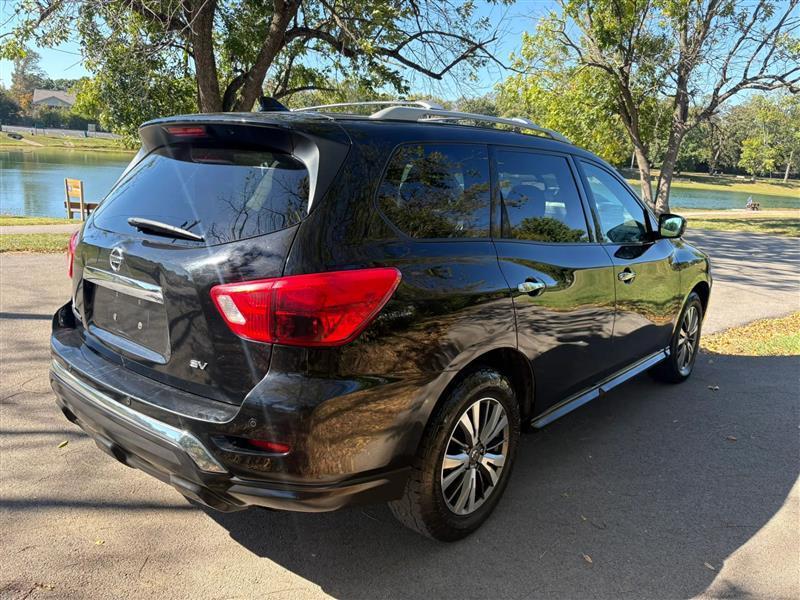 Nissan Pathfinder SV 2020