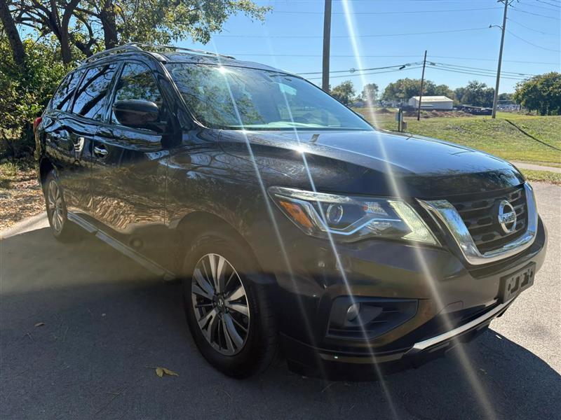 Nissan Pathfinder SV 2020