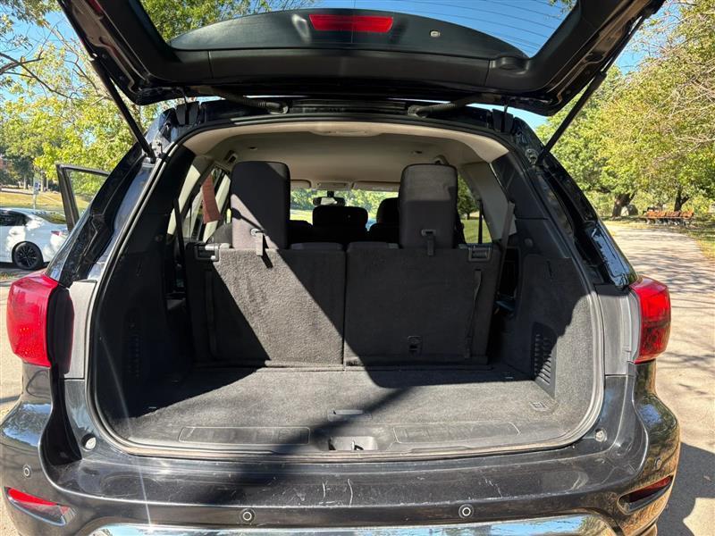 Nissan Pathfinder SV 2020