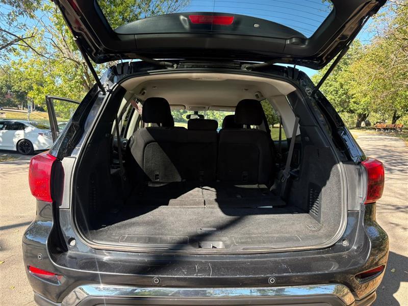 Nissan Pathfinder SV 2020