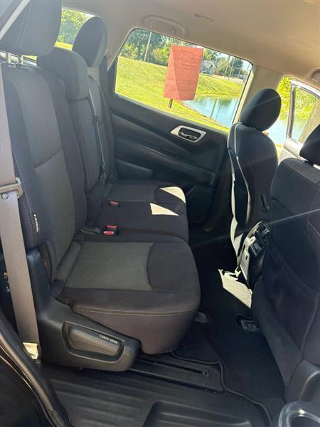 Nissan Pathfinder SV 2020