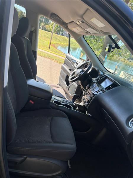 Nissan Pathfinder SV 2020