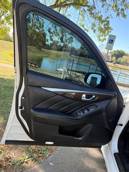 Infiniti Q50 3.0t LUXE AWD 2019
