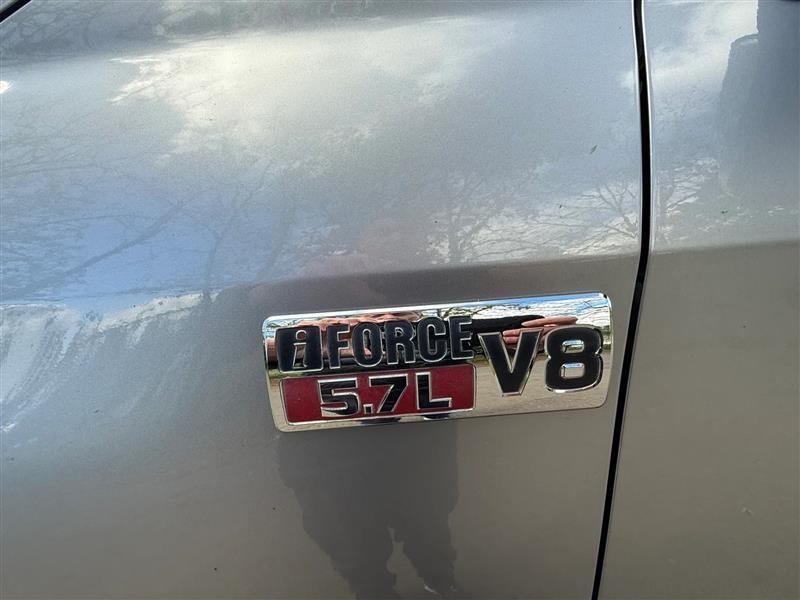 Toyota Tundra Limited 5.7L CrewMax 4WD 2012