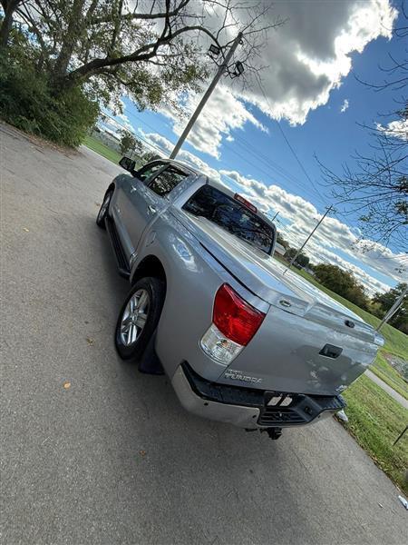 Toyota Tundra Limited 5.7L CrewMax 4WD 2012