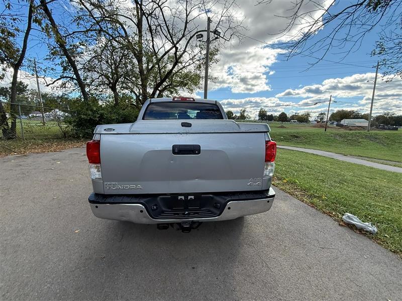 Toyota Tundra Limited 5.7L CrewMax 4WD 2012