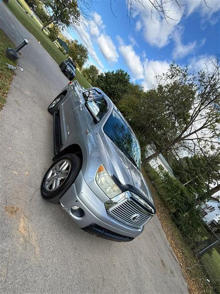 Toyota Tundra Limited 5.7L CrewMax 4WD 2012