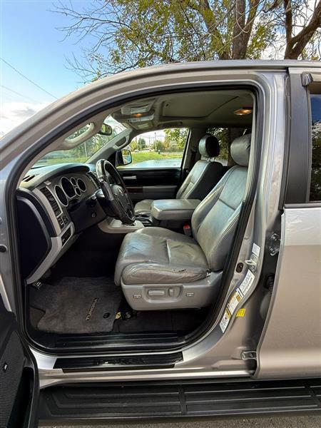 Toyota Tundra Limited 5.7L CrewMax 4WD 2012