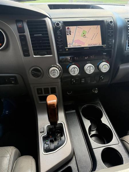 Toyota Tundra Limited 5.7L CrewMax 4WD 2012