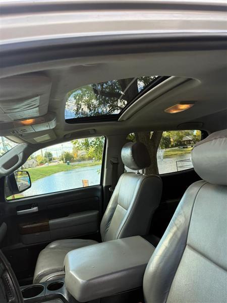 Toyota Tundra Limited 5.7L CrewMax 4WD 2012