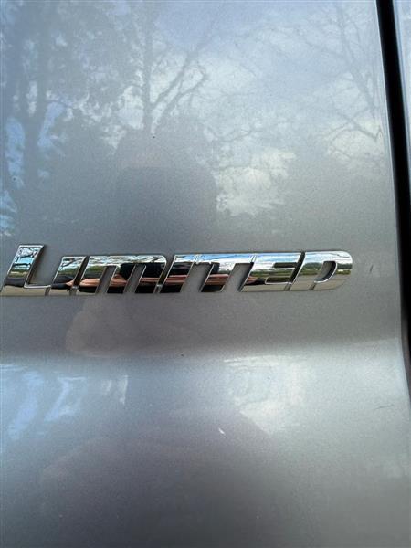 Toyota Tundra Limited 5.7L CrewMax 4WD 2012