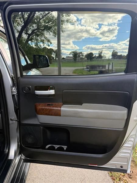 Toyota Tundra Limited 5.7L CrewMax 4WD 2012