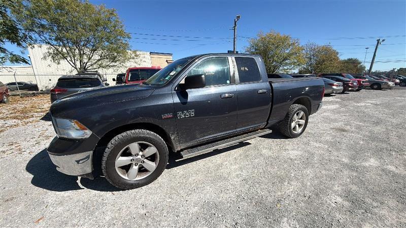 RAM 1500 SLT Quad Cab 4WD 2016