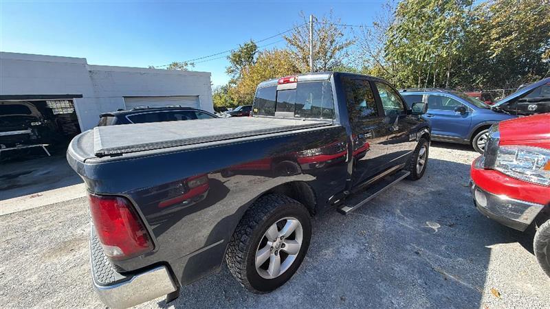 RAM 1500 SLT Quad Cab 4WD 2016