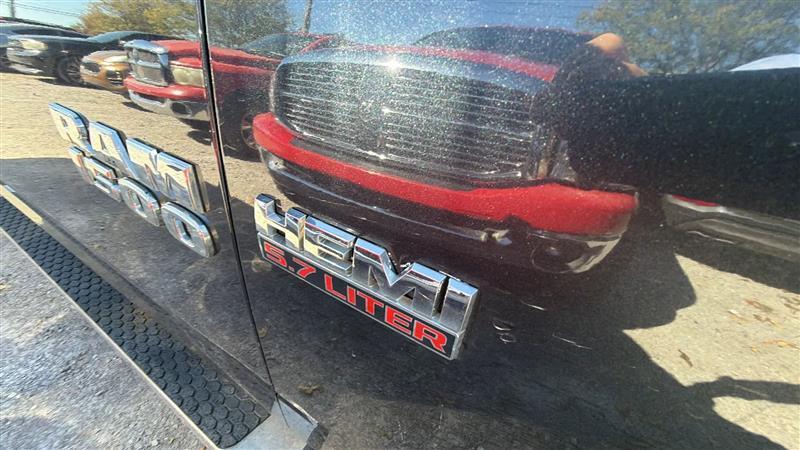 RAM 1500 SLT Quad Cab 4WD 2016
