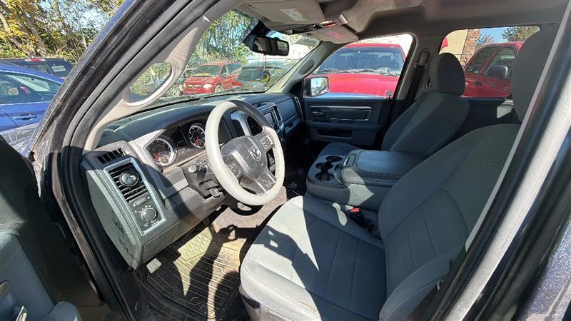 RAM 1500 SLT Quad Cab 4WD 2016