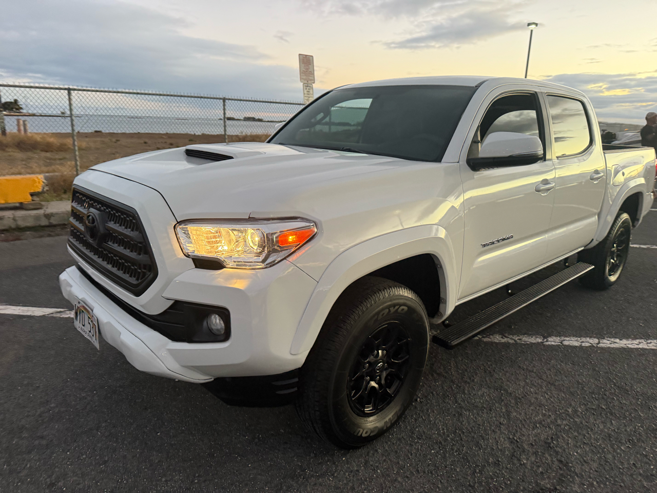 2016 Toyota Tacoma SR5 Dbl Cab 4WD LB at