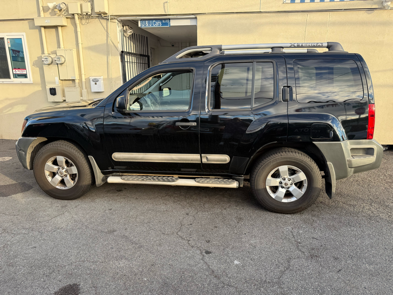 Nissan Xterra S 2WD 2011