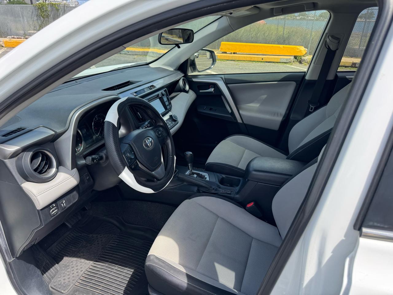 Toyota RAV4 XLE FWD 2016
