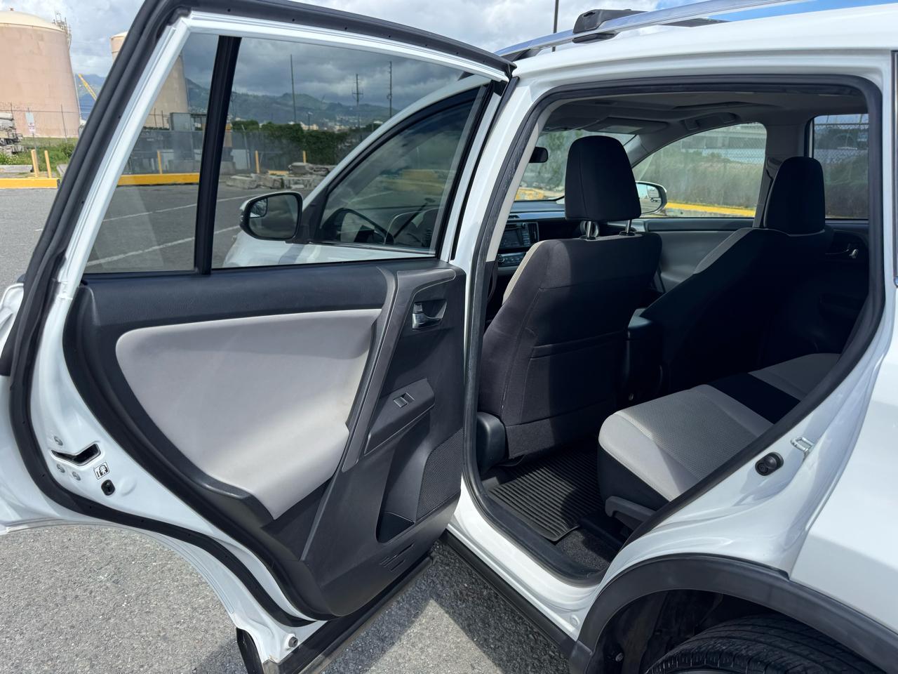 Toyota RAV4 XLE FWD 2016