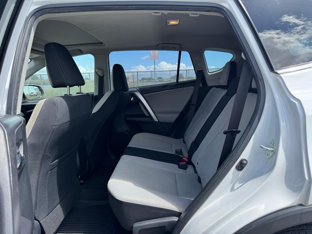Toyota RAV4 XLE FWD 2016