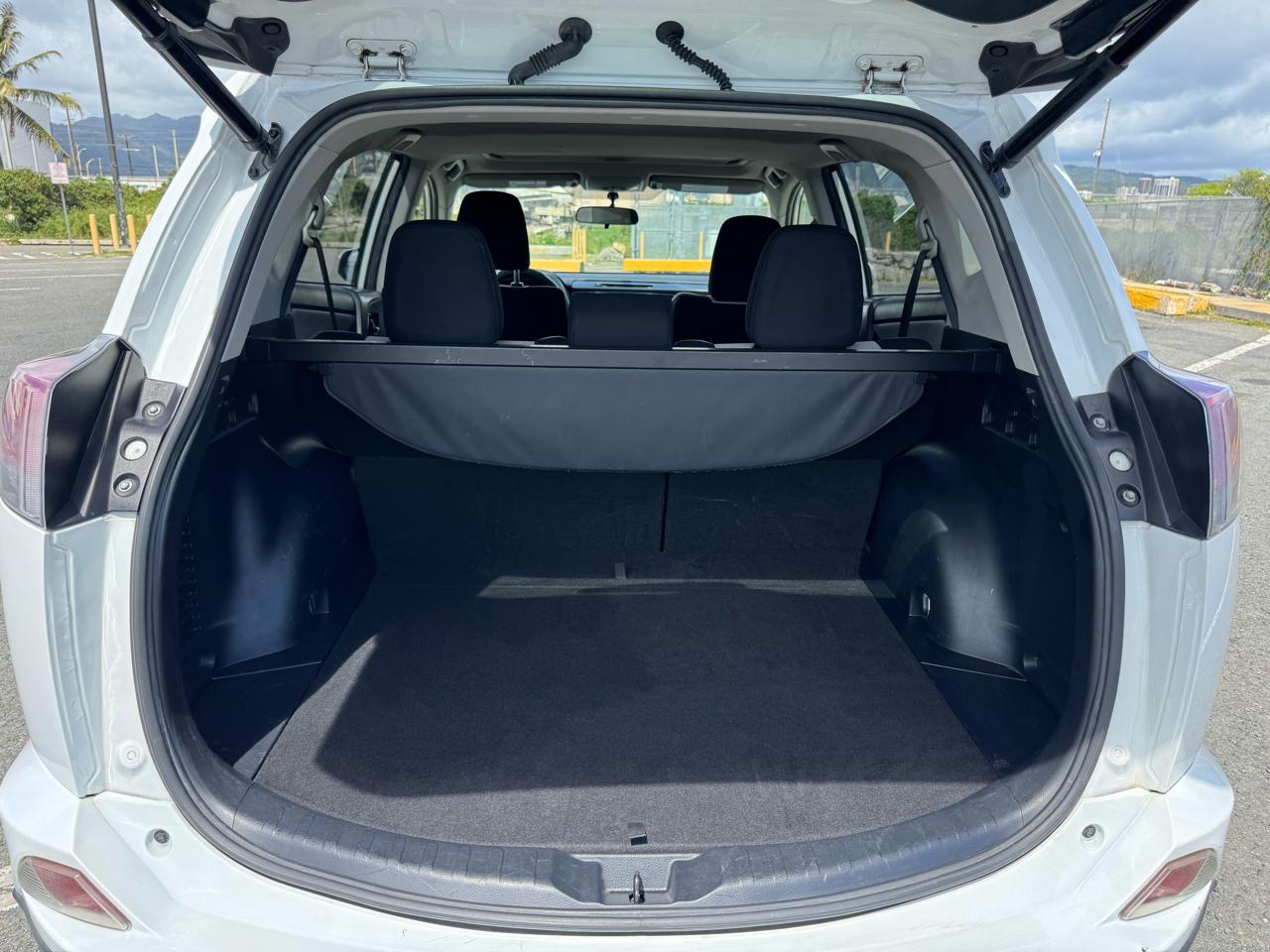 Toyota RAV4 XLE FWD 2016