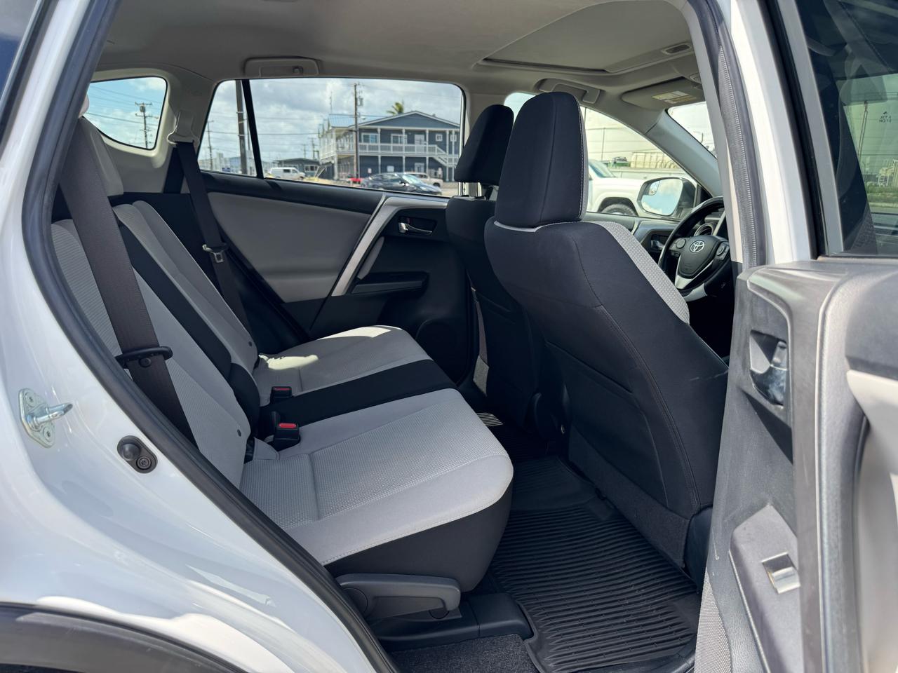 Toyota RAV4 XLE FWD 2016