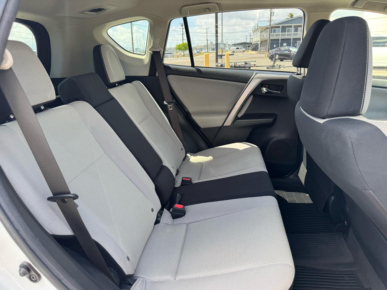Toyota RAV4 XLE FWD 2016