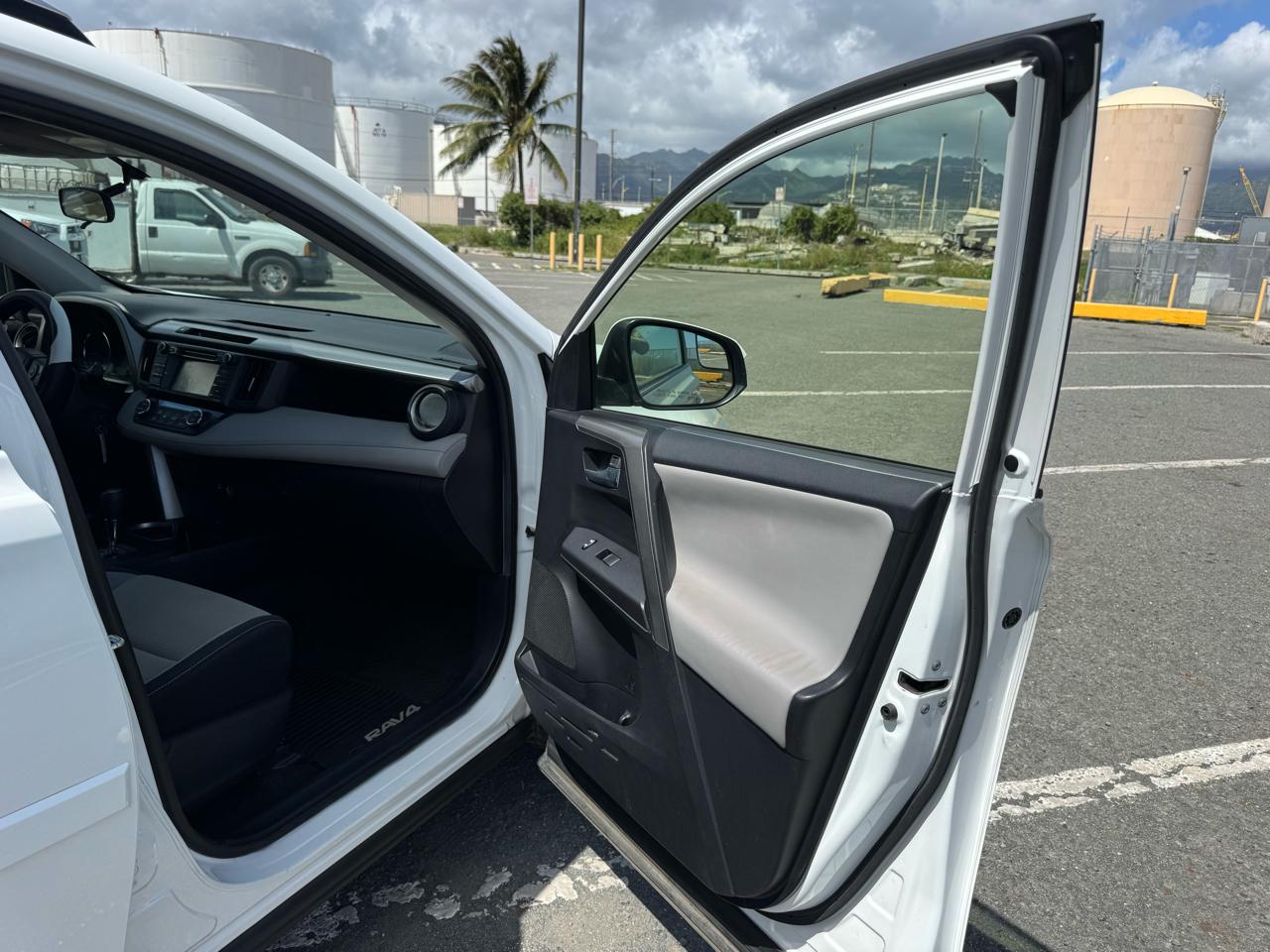 Toyota RAV4 XLE FWD 2016