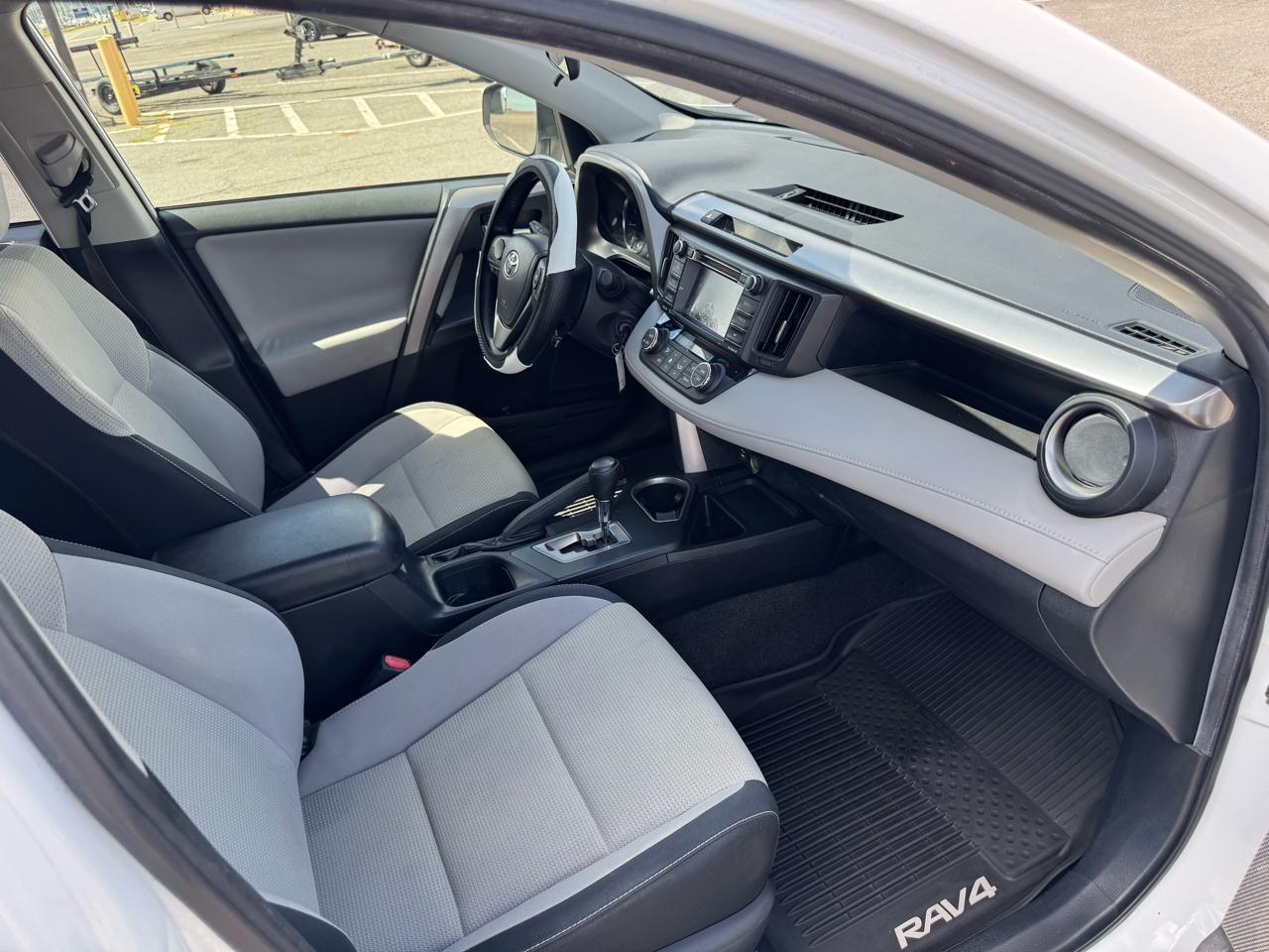 Toyota RAV4 XLE FWD 2016