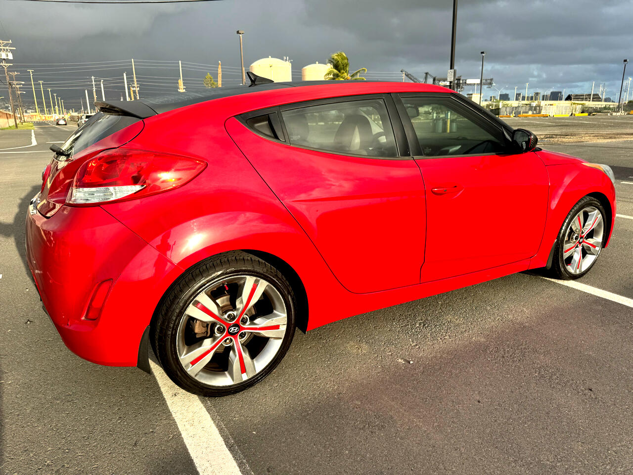 Hyundai Veloster Base 2012