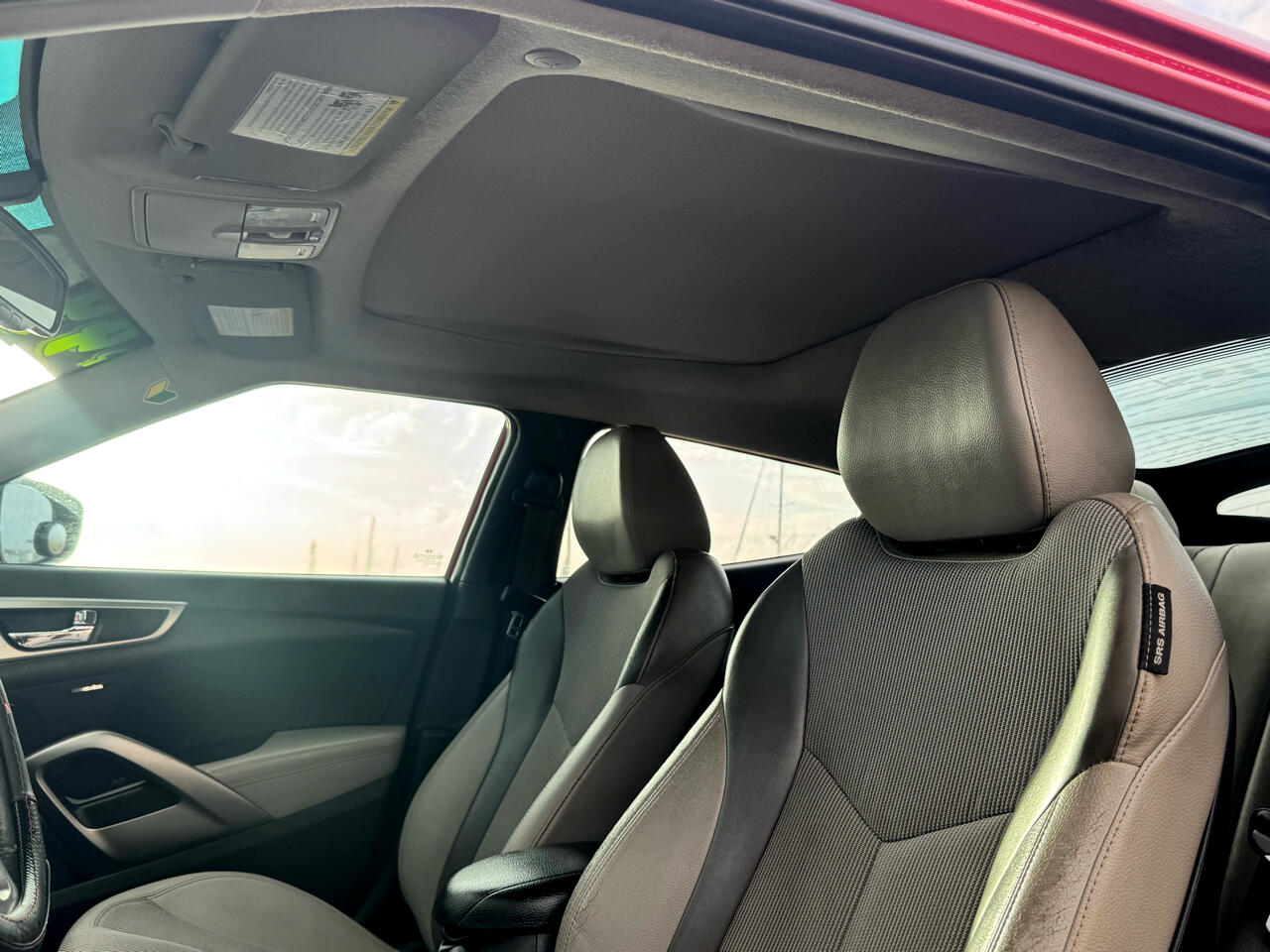 Hyundai Veloster Base 2012