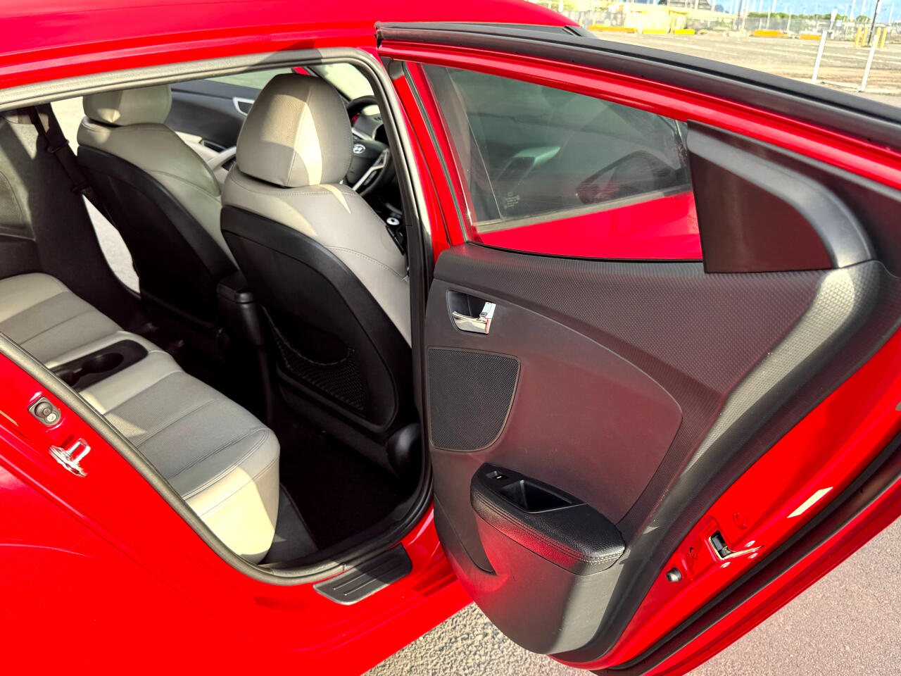 Hyundai Veloster Base 2012