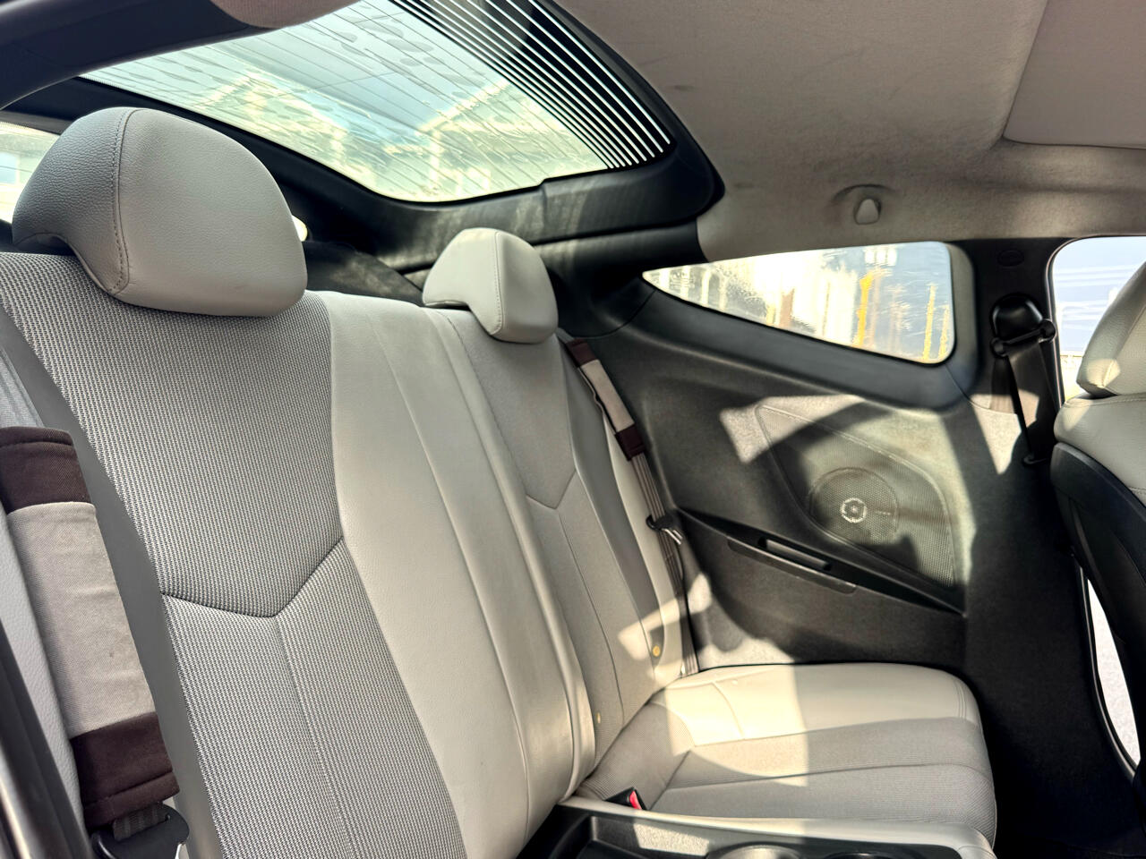 Hyundai Veloster Base 2012