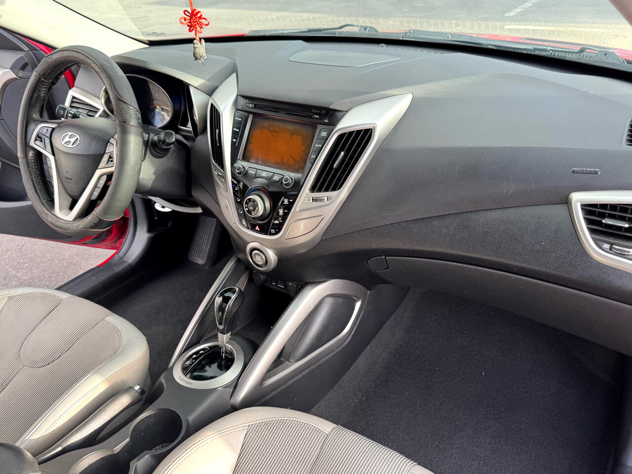 Hyundai Veloster Base 2012