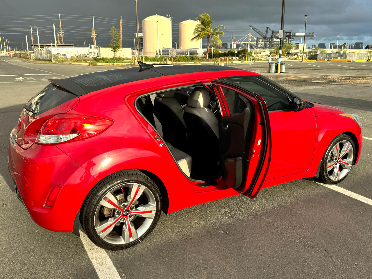 Hyundai Veloster Base 2012