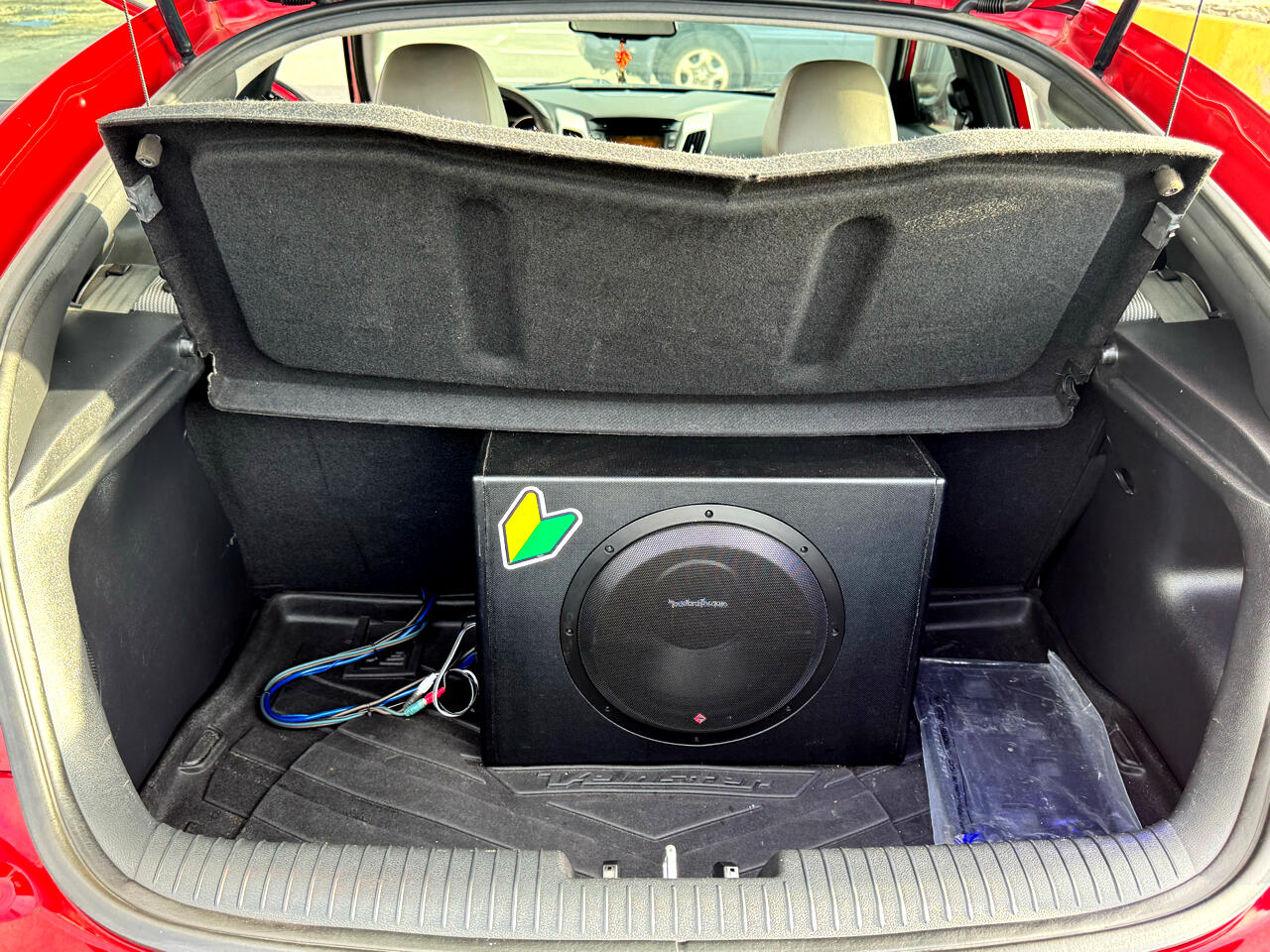 Hyundai Veloster Base 2012