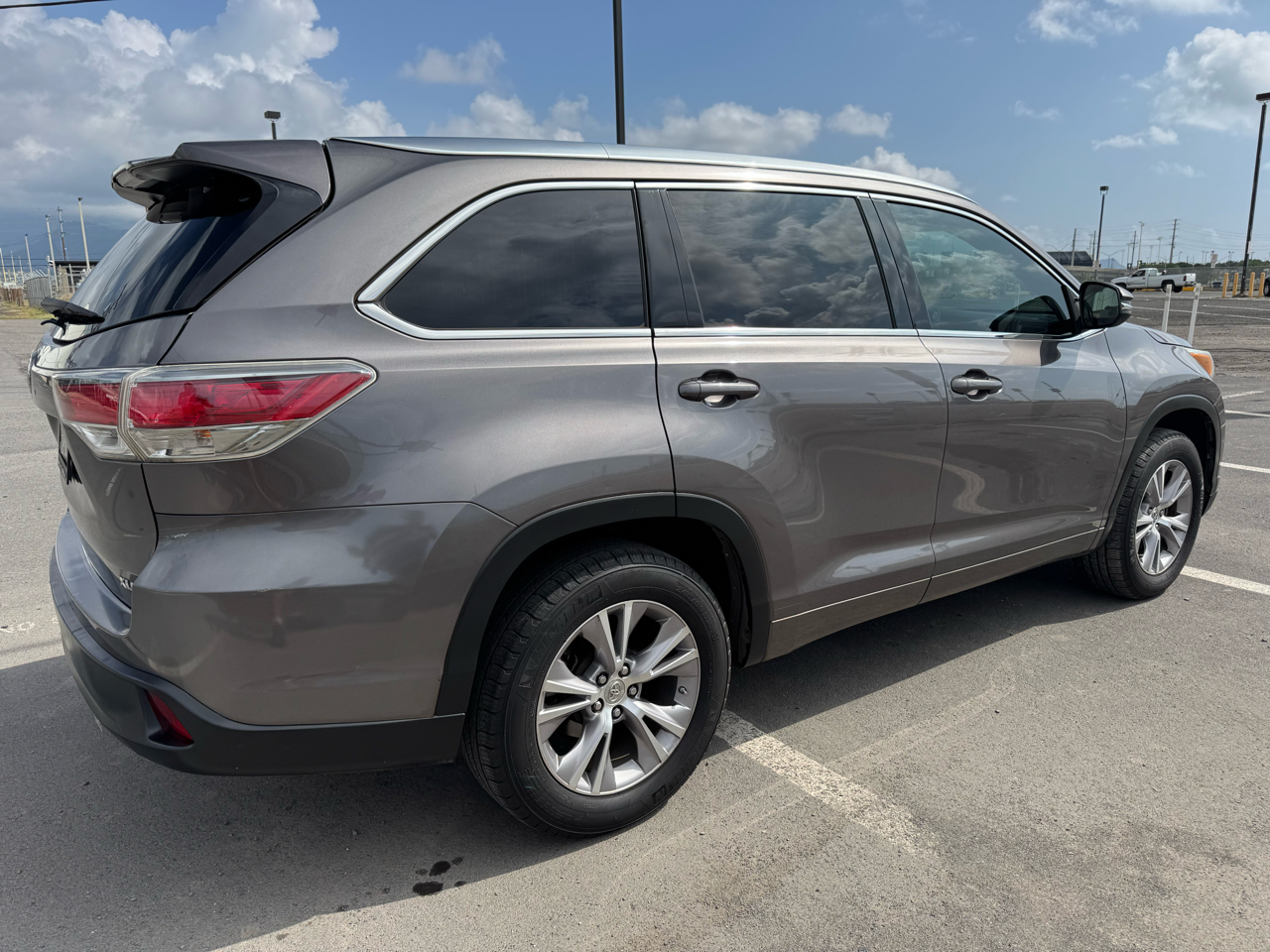 Toyota Highlander XLE FWD V6 2014