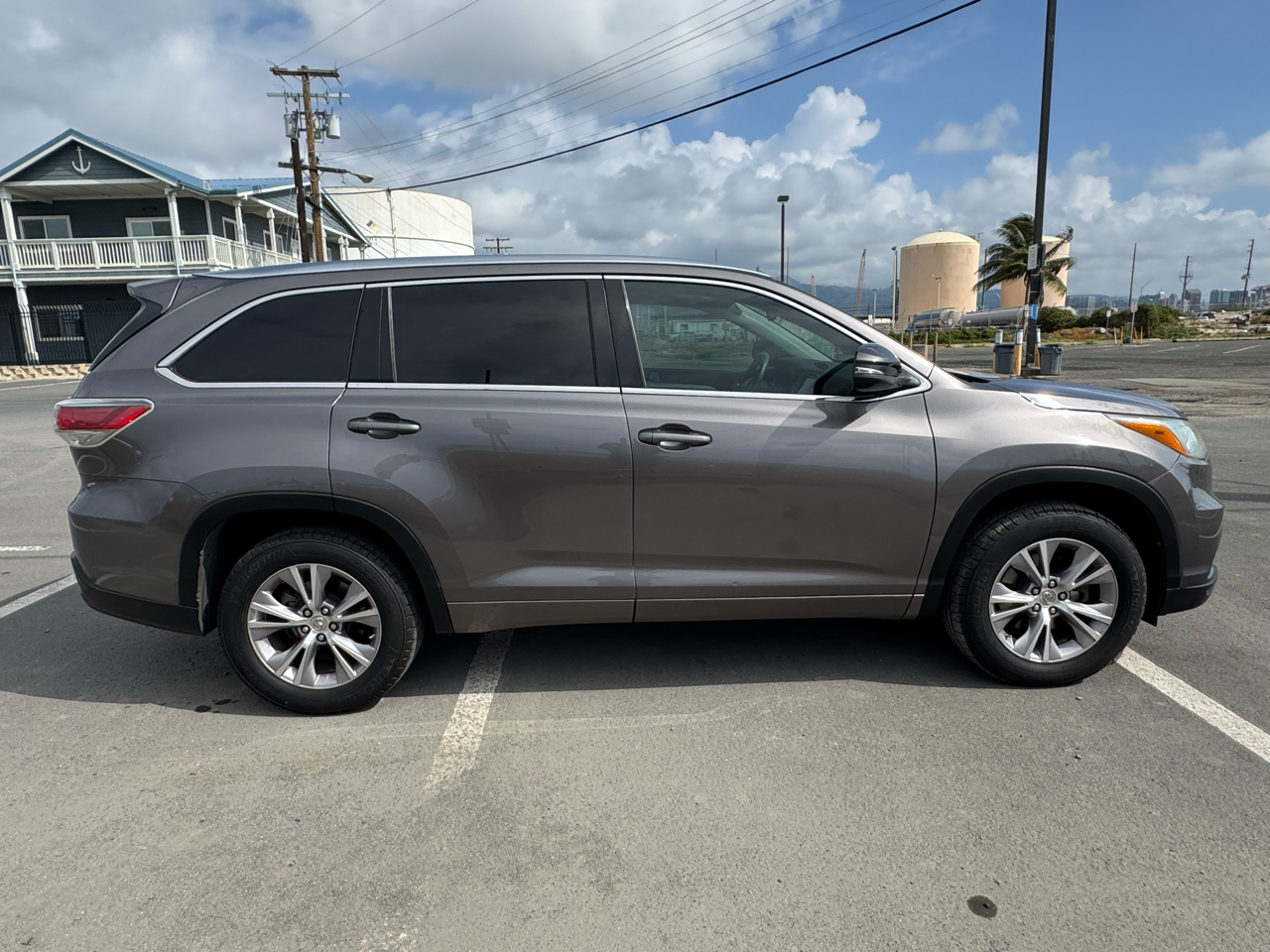 Toyota Highlander XLE FWD V6 2014