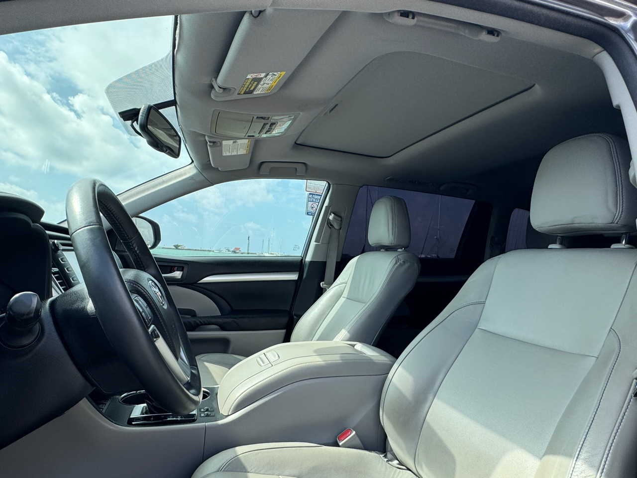 Toyota Highlander XLE FWD V6 2014