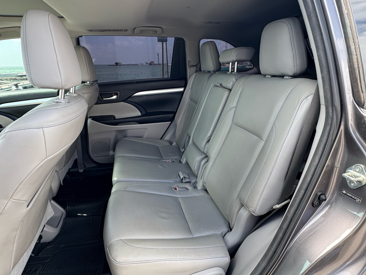 Toyota Highlander XLE FWD V6 2014